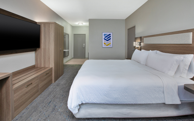 Holiday Inn Express & Suites Wauseon by IHG