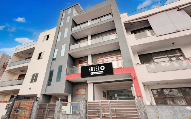 Townhouse Noida Sector 16 Metro Station