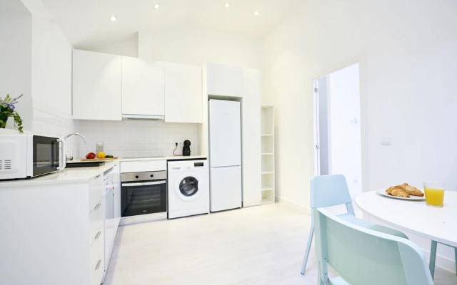 Altido Fabulous 3-Br Apartment In Western Lisbon