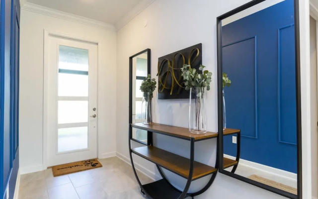 Super Luxury Modern Home Prime Location