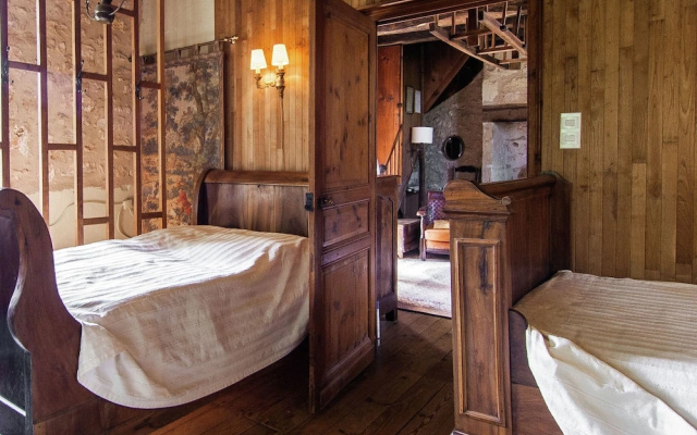 Spacious Farmhouse with private garden in Saint-Cybranet