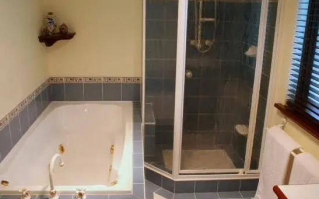 The Hideaway Luxury B&B Retreat