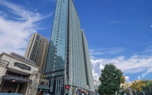 Huarong Hotel (Wuhan University Donghu Branch)