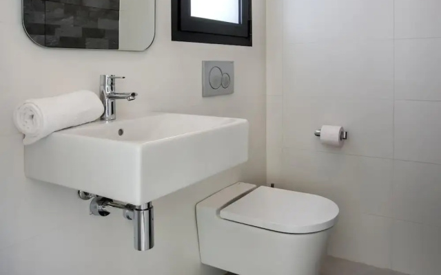 Villa Clem in Calp With 4 Bedrooms and 3 Bathrooms