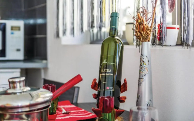 Stunning Apartment in Karlobag With Wifi