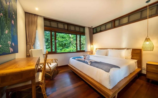 Jungle Wooden Villa, 3 BR, Ubud With Staff