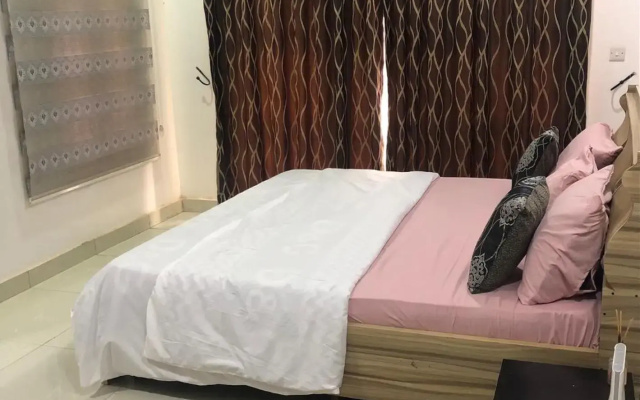 Entire serviced Two bedroom house Abuja - Six Stars apartment