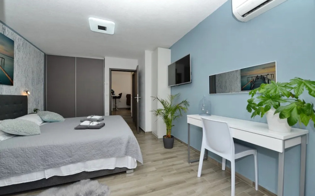 Villa Popandrock Sleeps 5 With Parking