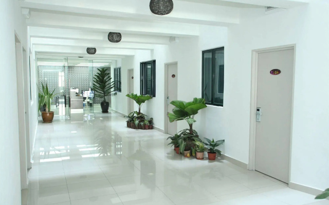 Iris Garden Hotel