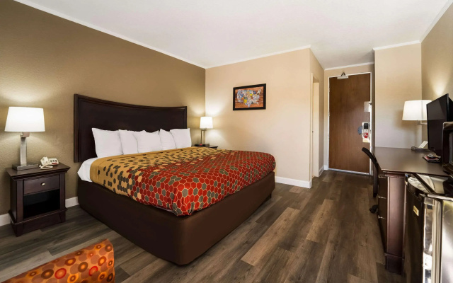 Perry Inn & Suites National Fairground I 75