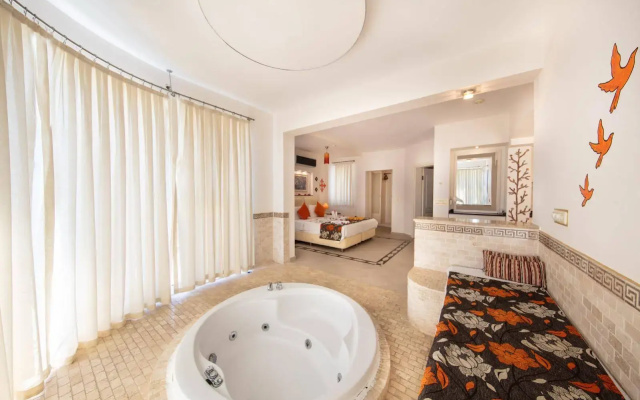 Golden Life Heights Deluxe Suite Hotel - Adults Only