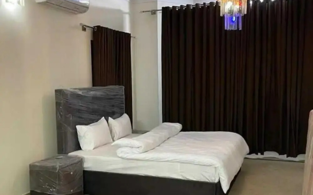 Executive Grand Royal