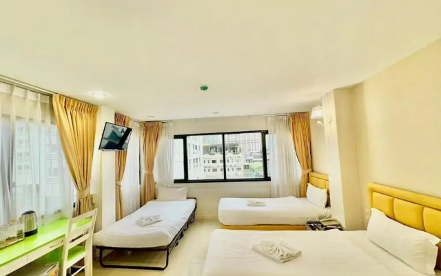 ABCYQ Hotel