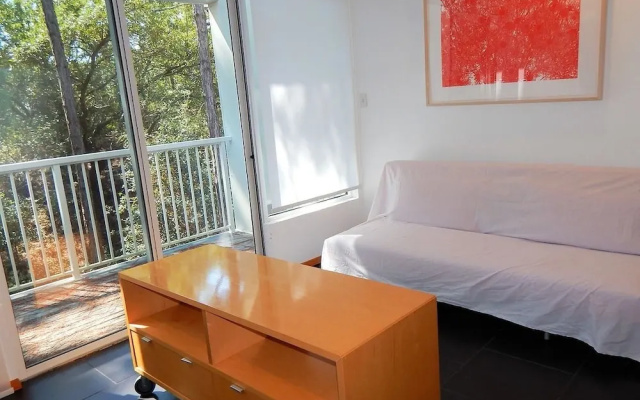 055 Bough House