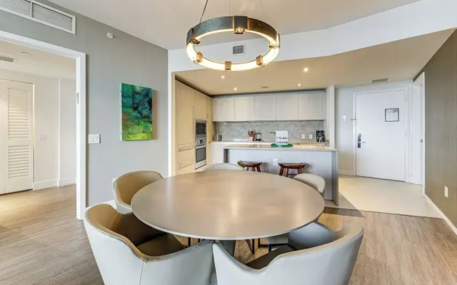 Luxe Condo w/ Hallandale Beach Oceanfront View!