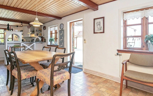 Peaceful Holiday Home in Humble on Natural Ploh