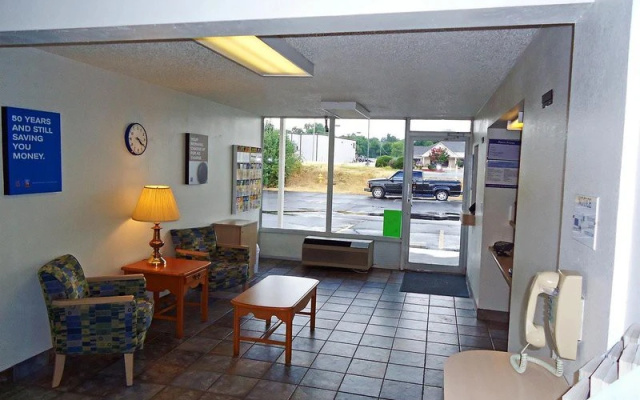Motel 6 Van Buren