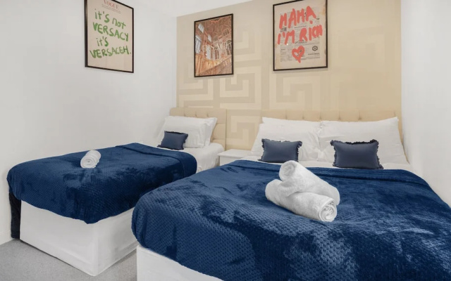 2 Bed Apt Sleeps 7 - Arcade Machine, Wifi, Central
