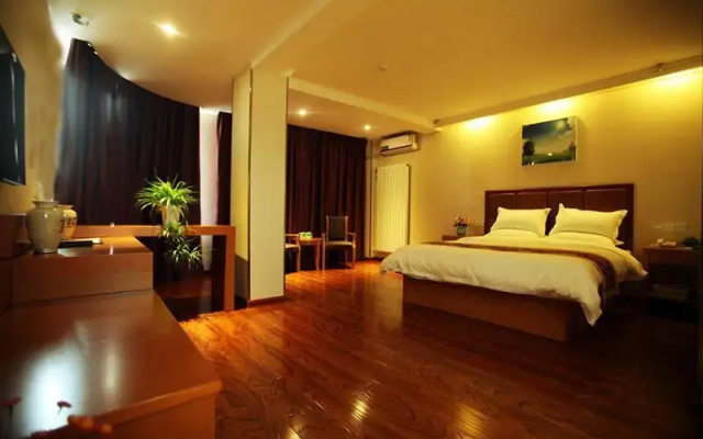 Greentree Hotel Yichuan Branch