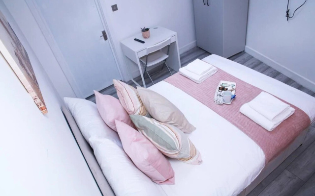 Apartment - Sleeps 2 & Free Parking