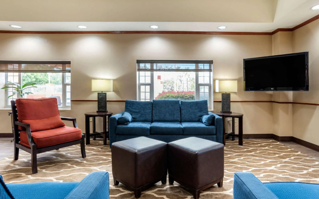 Comfort Suites Jacksonville Airport
