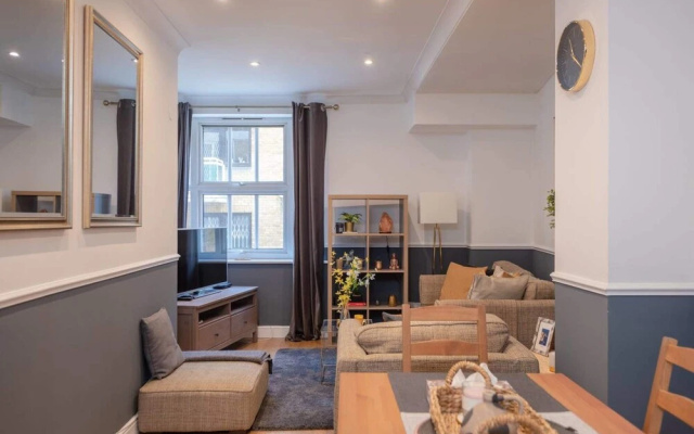 Modern 1 Bed, up to 4 Guests, Tower Bridge