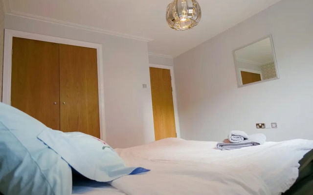 Stunning Holiday Stay With Free Gym and Parking