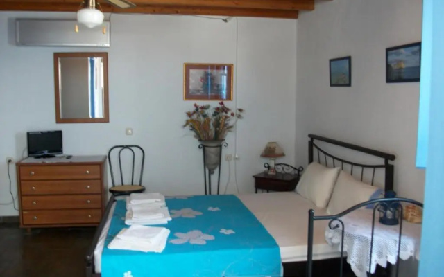 Floras Rooms and Studios