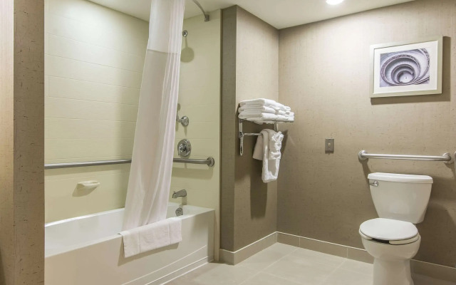 Quattro Hotel & Conf. Centre, an Ascend Collection Hotel