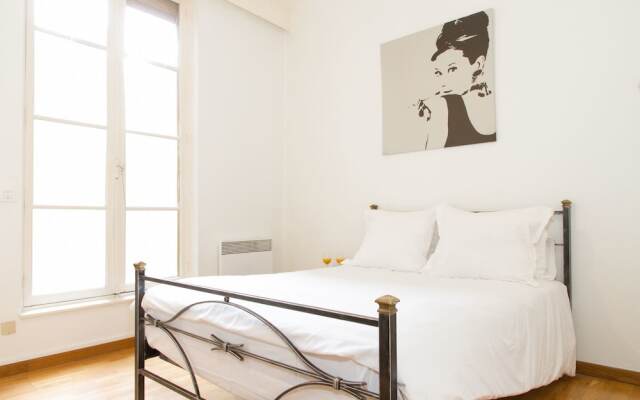 Апартаменты St. Germain - River Seine Apartment Париж комната для гостей