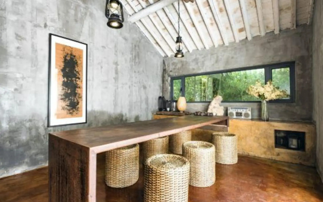 Youjian Shibashe Inn