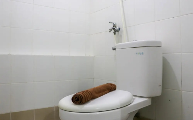 Best Choice And Homey 2Br Bassura City Apartment