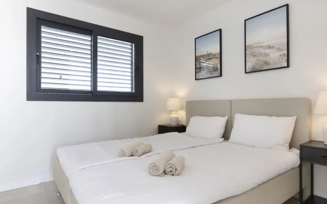 Sunset Top Floor Apartment Higueron
