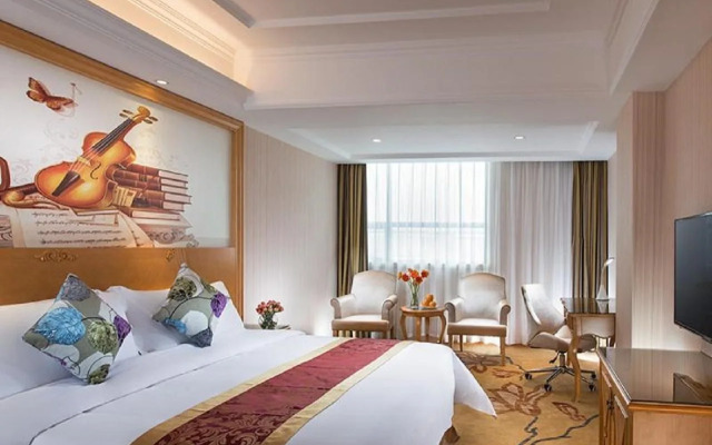 Vienna International Hotel (Guangzhou Xintang High Speed Railway Station Cowboy City Branch)