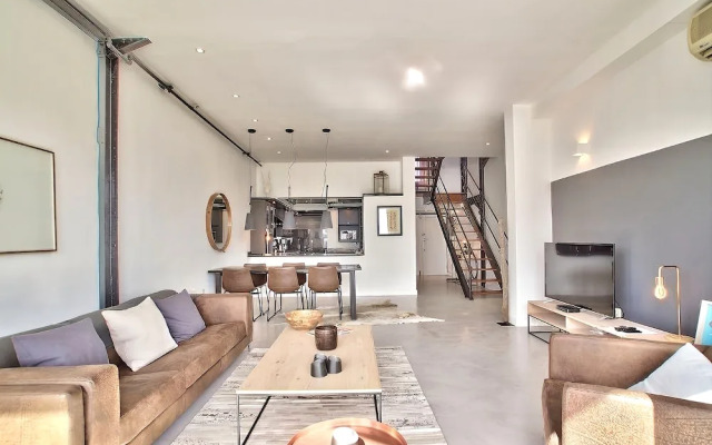 Manhattan Place