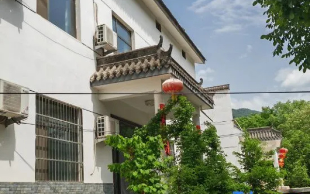 Homestays in the distance of Maiji Mountain