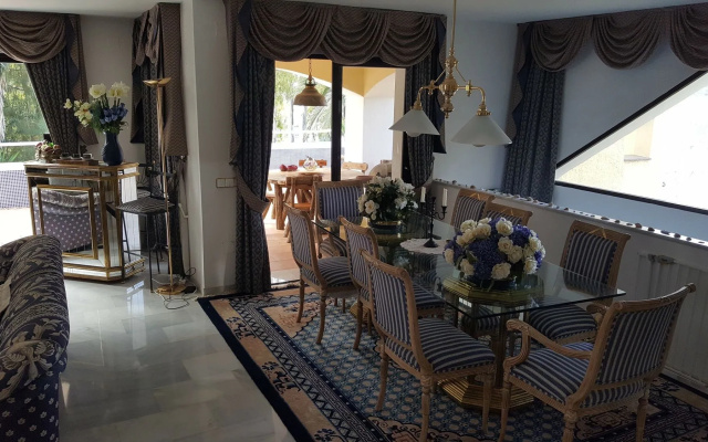 Villa El Nido with Mountain & Sea Views