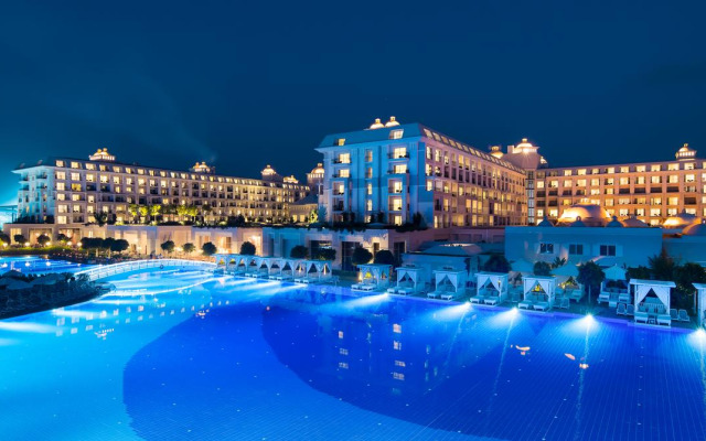 Отель Titanic Deluxe Golf Belek вид на фасад