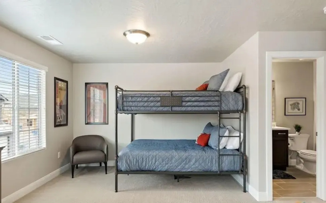 Spacious Villa Just Minutes from Downtown St. George by Redawning