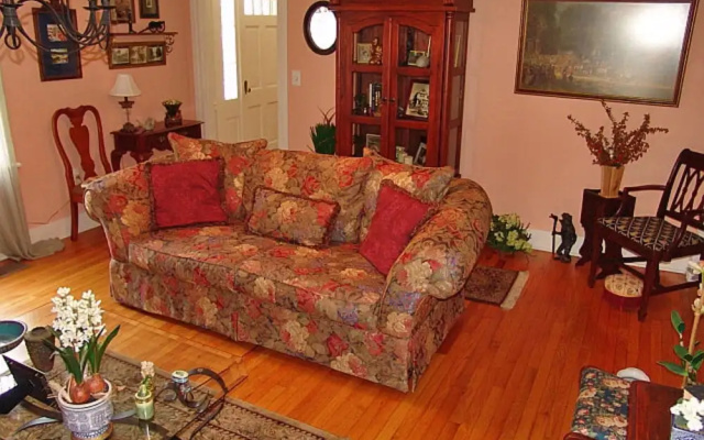 Frog Hollow Bed and Breakfast
