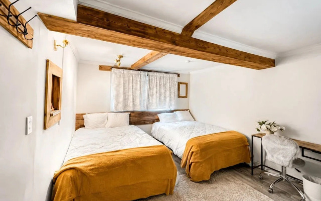 Carlton Family Suite