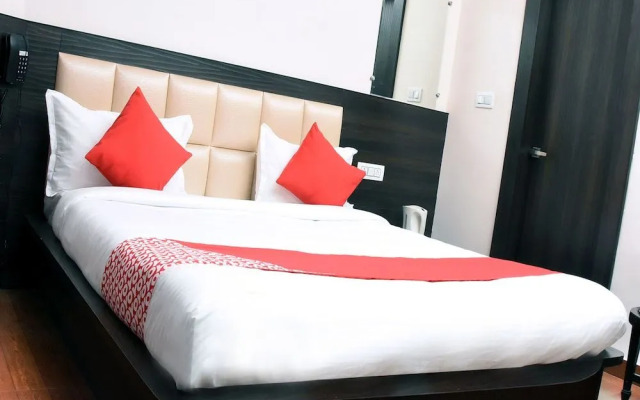 OYO 12682 Hotel Relax