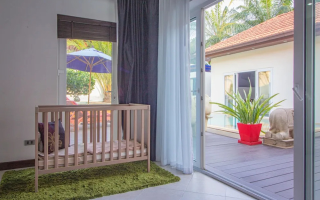 Seaside Villa 2 Pools beach at 50m