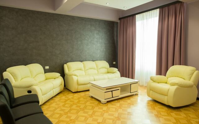 Отель Апарт-Отель Grand Hills Yerevan Армения, Ереван - отзывы, цены и фото номеров - забронировать отель Апарт-Отель Grand Hills Yerevan онлайн комната для гостей