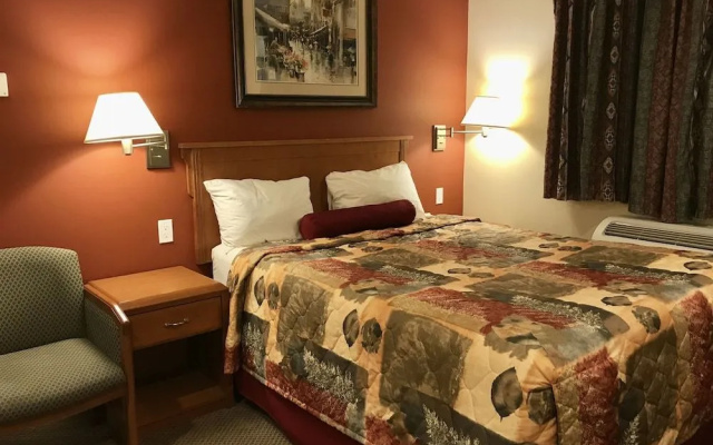 Sahara Suites