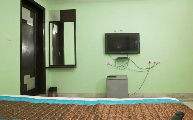 OYO 337 Hotel Anand