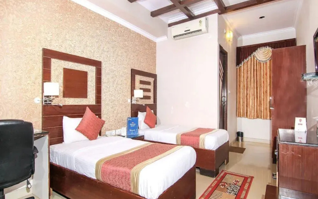 OYO Townhouse 183 Function Inn