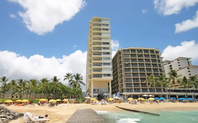 Castle Waikīkī Shore