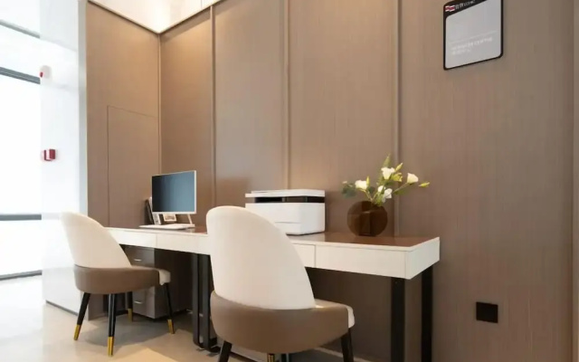 ECHIC Mercure (Guangzhou Baoneng Performing Arts Center Luogang Wanda Plaza)