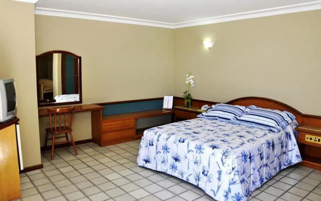 Hostess Hotel